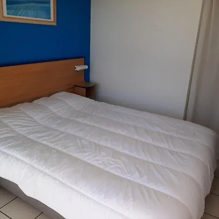 à Avec Terrasse, Piscine Chauffée Et Parking - Idéal Golf Et - Fr-1-239-551